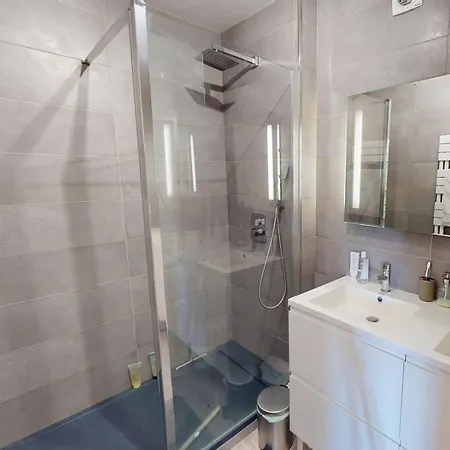 Privée Avec Accès à Des Espaces Partagés Habitación en casa particular *